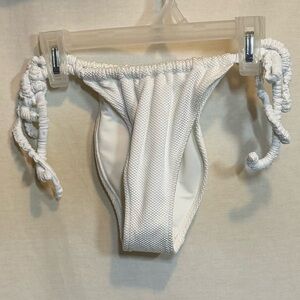 AA-565 Aerie NWT Cheekiest Side Tie White Lined Summer Swim Bikini Bottoms Sz S